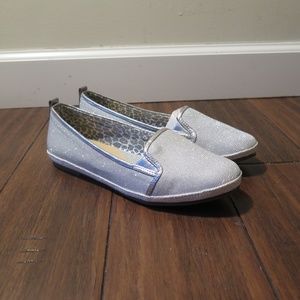 NWT Silver wide width flat loafers